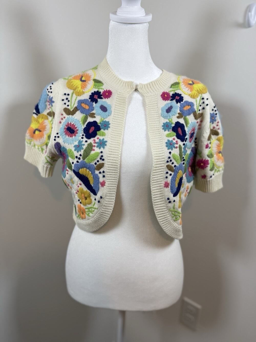 Wendy Hil Embroidered Cardigan Women’s Medium Floral Colorful Crop Sleeve Boho